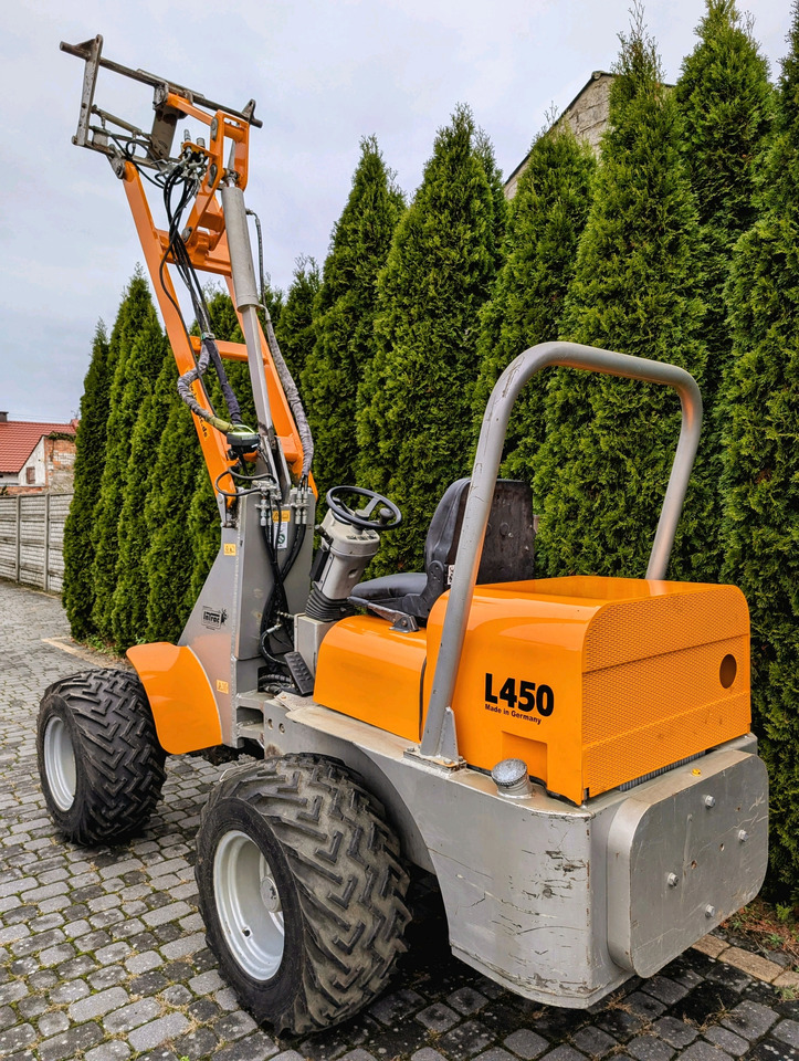 INTRAC L450 - Landmaschine: das Bild 5 INTRAC L450 - Landmaschine: das Bild 5