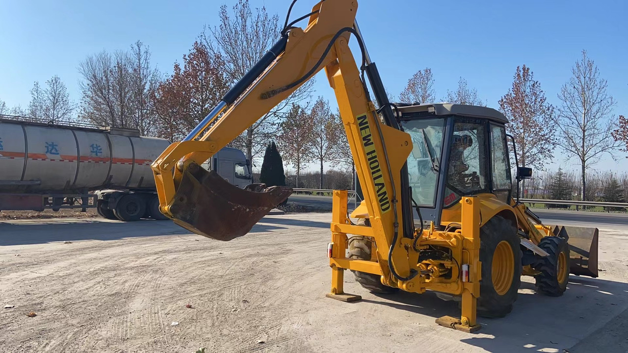 NEW HOLLAND LB95 - Baggerlader: das Bild 3 NEW HOLLAND LB95 - Baggerlader: das Bild 3