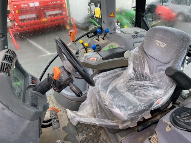 Traktor DEUTZ M640: das Bild 9