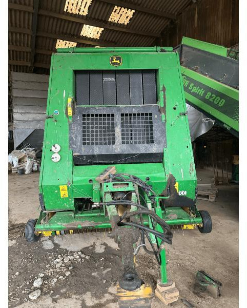 JOHN DEERE 592 - Rundballenpresse: das Bild 4 JOHN DEERE 592 - Rundballenpresse: das Bild 4
