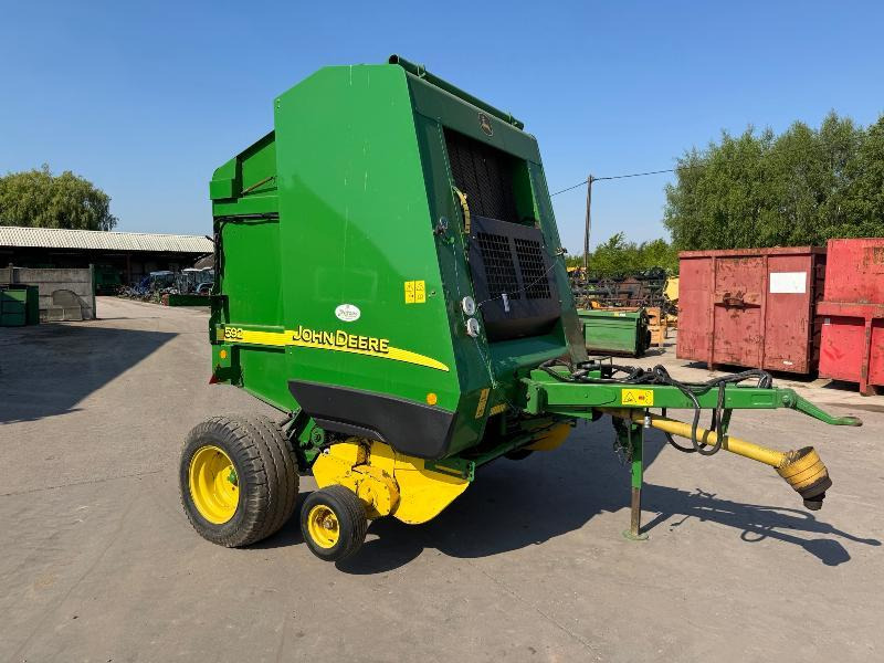 JOHN DEERE 592 - Rundballenpresse: das Bild 5 JOHN DEERE 592 - Rundballenpresse: das Bild 5