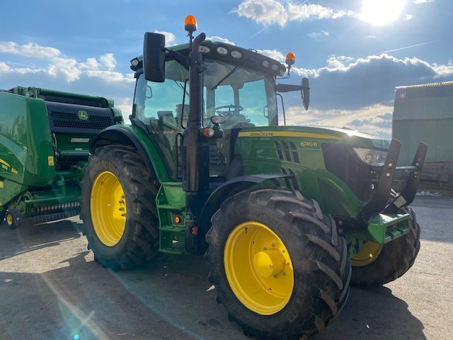 JOHN DEERE 6130R - Traktor: das Bild 2 JOHN DEERE 6130R - Traktor: das Bild 2