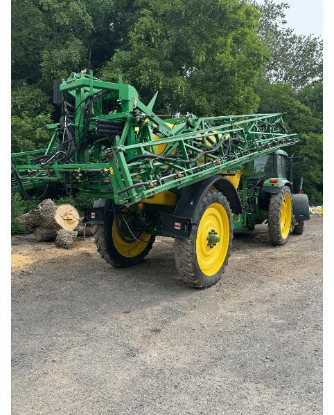 JOHN DEERE 840 - Anhängespritze: das Bild 2 JOHN DEERE 840 - Anhängespritze: das Bild 2