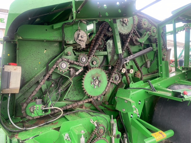 JOHN DEERE C441R - Ballenwickelgerät: das Bild 2 JOHN DEERE C441R - Ballenwickelgerät: das Bild 2