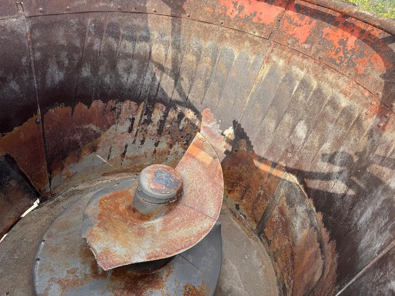 KUHN 1070 - Futtermischwagen: das Bild 4 KUHN 1070 - Futtermischwagen: das Bild 4