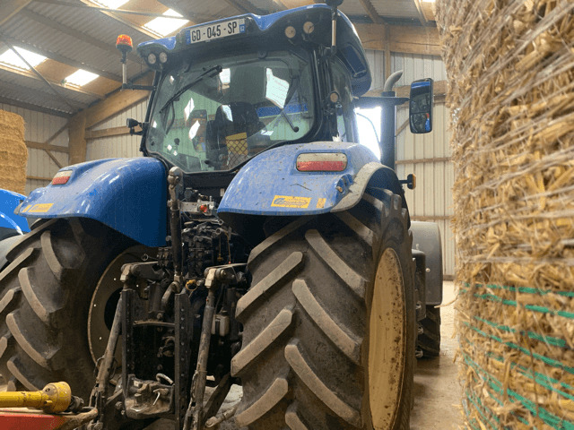 NEW-HOLLAND T7.215S - Traktor: das Bild 2 NEW-HOLLAND T7.215S - Traktor: das Bild 2