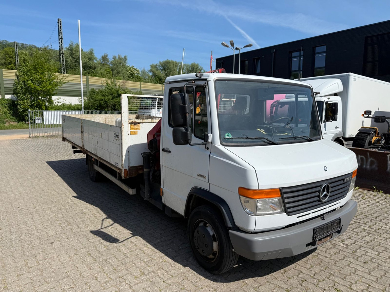 Mercedes-Benz 816 D - Pritsche Transporter: das Bild 2 Mercedes-Benz 816 D - Pritsche Transporter: das Bild 2