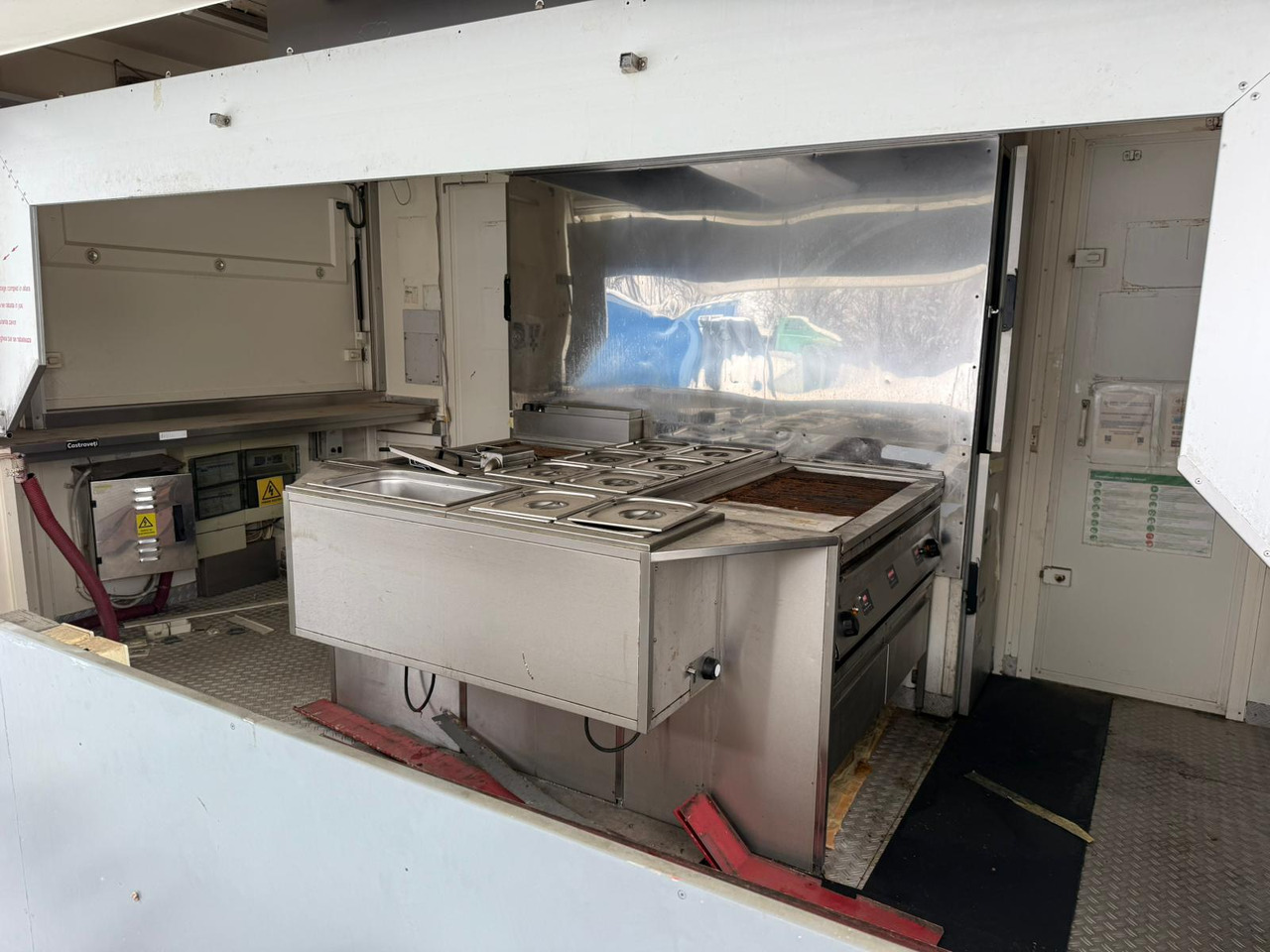 GRILL-IMBIS ROKA RK5 - Andere Technik: das Bild 3 GRILL-IMBIS ROKA RK5 - Andere Technik: das Bild 3