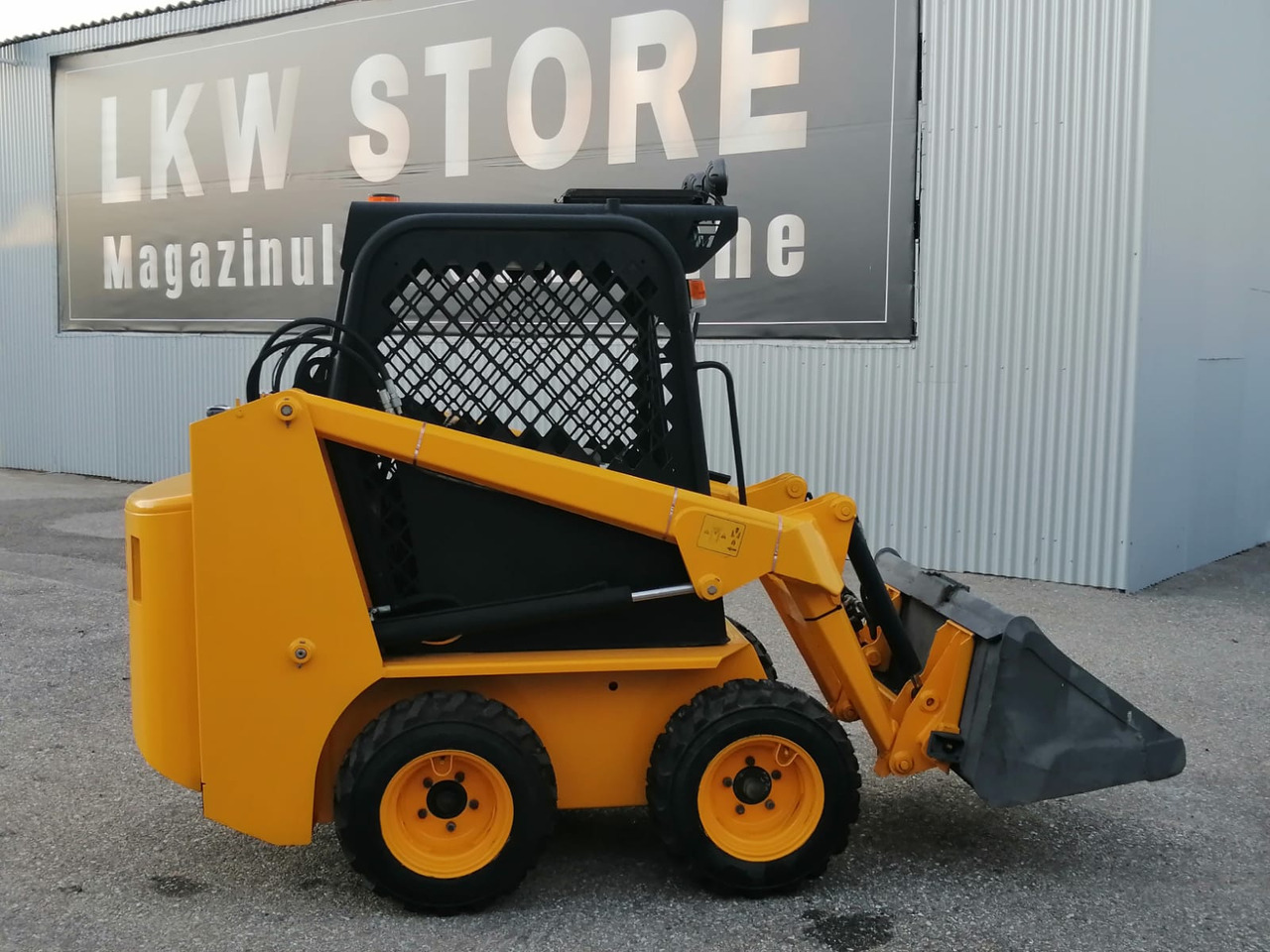 Bobcat Front Loader Ram Italia FM 120 – Hammer Installation - Kompaktlader: das Bild 2 Bobcat Front Loader Ram Italia FM 120 – Hammer Installation - Kompaktlader: das Bild 2
