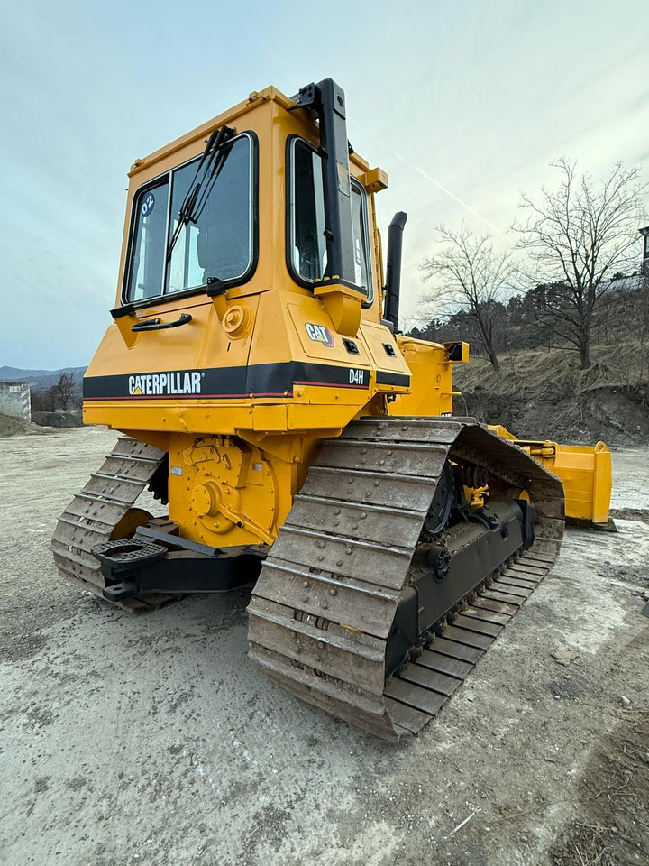CATERPILLAR D4H BULLDOZER - Bulldozer: das Bild 3 CATERPILLAR D4H BULLDOZER - Bulldozer: das Bild 3
