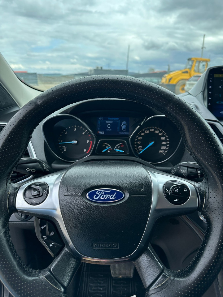 FORD KUGA TITANIUM - SUV/ Geländewagen: das Bild 4 FORD KUGA TITANIUM - SUV/ Geländewagen: das Bild 4