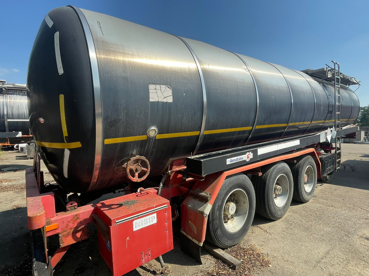 HENDRICK BITUMEN SEMI-TRAILER - Tankauflieger: das Bild 1 HENDRICK BITUMEN SEMI-TRAILER - Tankauflieger: das Bild 1