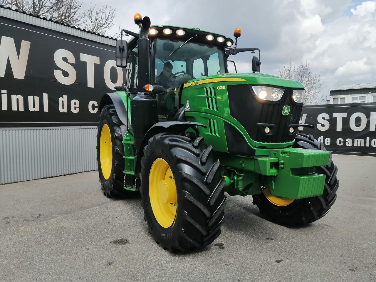 John Deere 6195R 4WD, Auto Trac + Activare !!! TOP !!! - Traktor: das Bild 1 John Deere 6195R 4WD, Auto Trac + Activare !!! TOP !!! - Traktor: das Bild 1