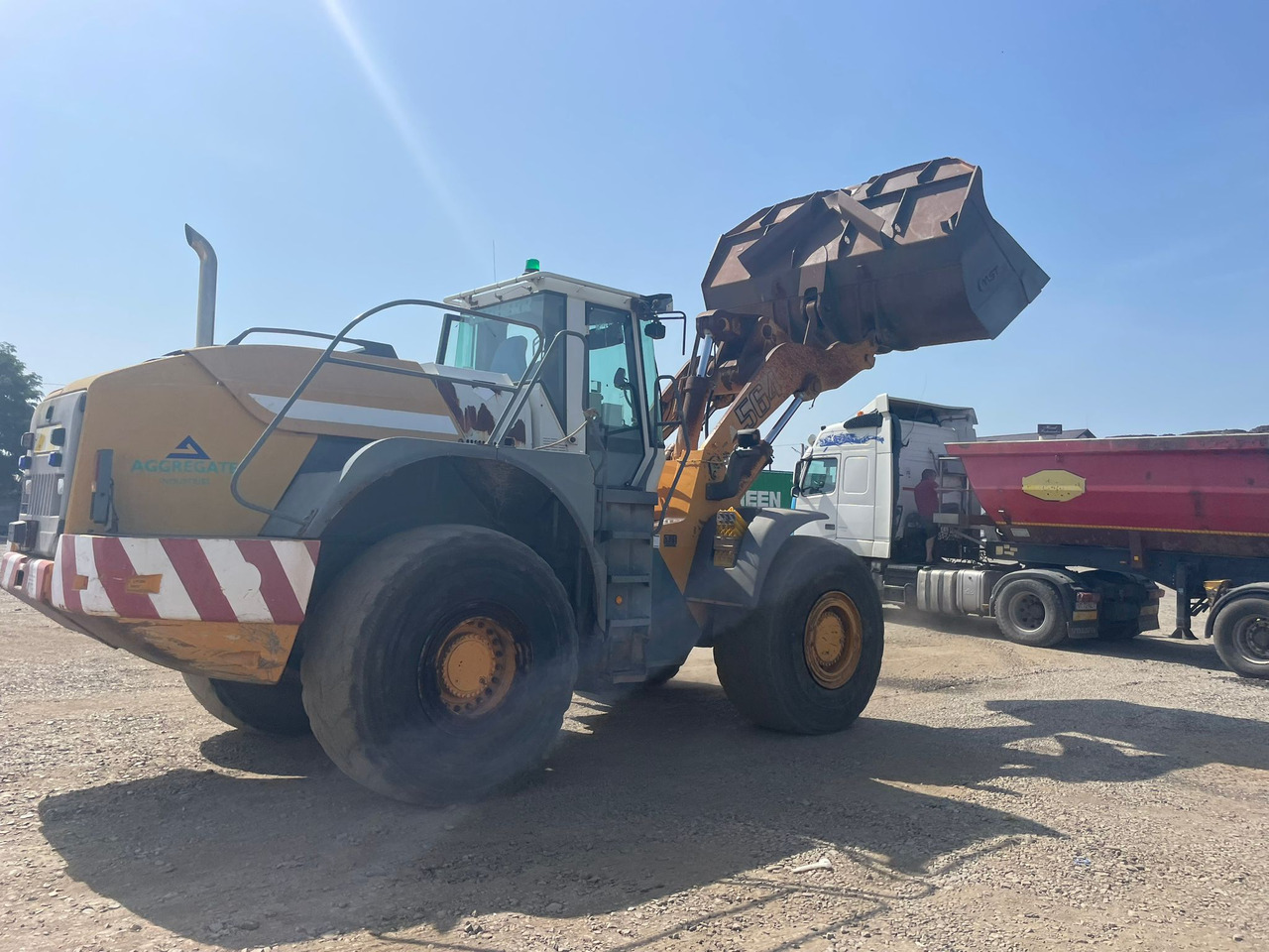 LIEBHERR 564 FRONT LOADER - Radlader: das Bild 2 LIEBHERR 564 FRONT LOADER - Radlader: das Bild 2