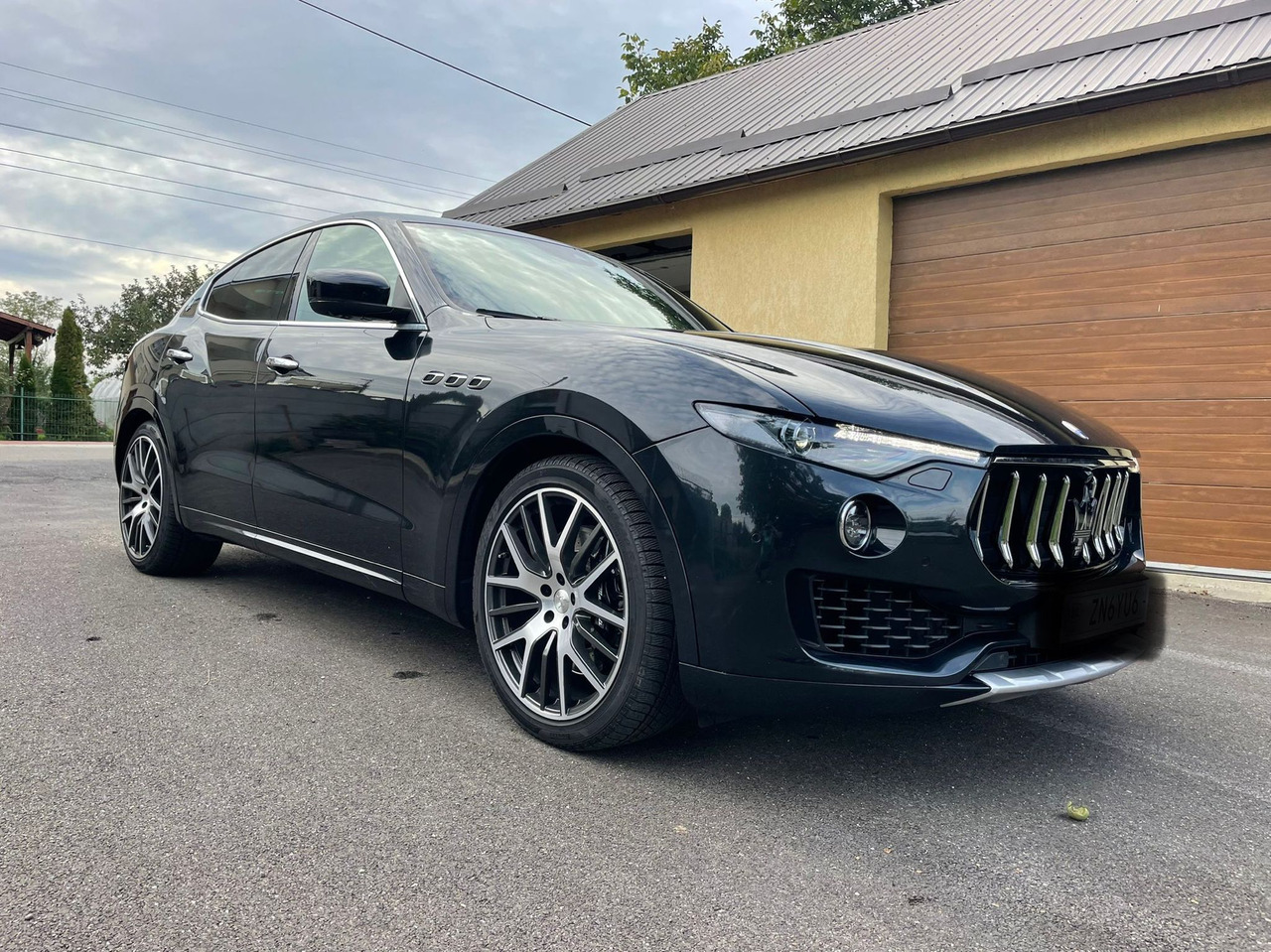 MASERATI LEVANTE 4X4 - SUV/ Geländewagen: das Bild 4 MASERATI LEVANTE 4X4 - SUV/ Geländewagen: das Bild 4