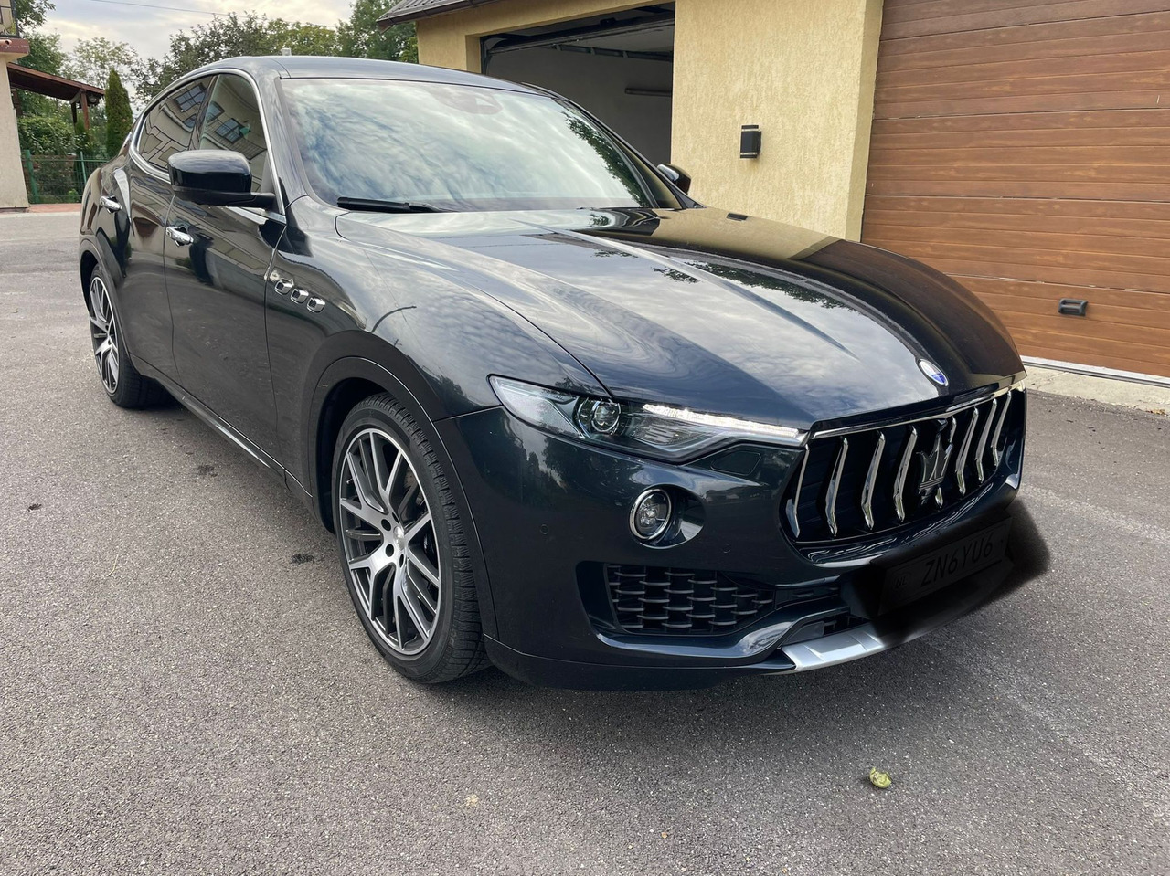 MASERATI LEVANTE 4X4 - SUV/ Geländewagen: das Bild 3 MASERATI LEVANTE 4X4 - SUV/ Geländewagen: das Bild 3