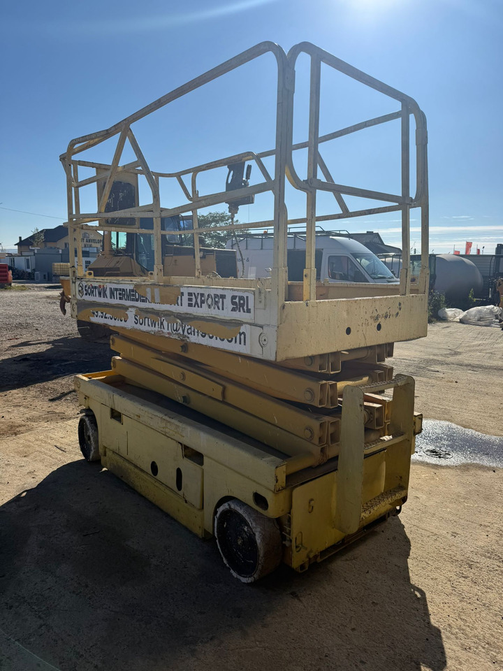 NACELLE - Scherenbühne: das Bild 2 NACELLE - Scherenbühne: das Bild 2