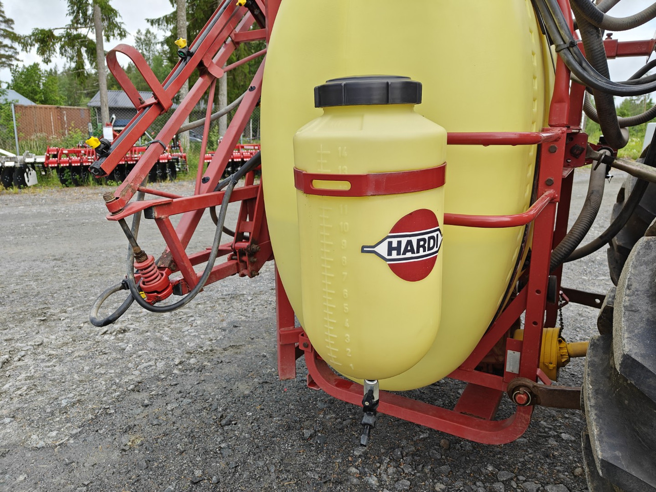 HARDI NK 800L/12M kasvinsuojeluruisku - juuri leimattu - Pflanzenschutzspritze: das Bild 4 HARDI NK 800L/12M kasvinsuojeluruisku - juuri leimattu - Pflanzenschutzspritze: das Bild 4