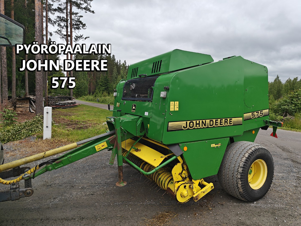 JOHN DEERE Pyöröpaalain 575 - Mähdrescher: das Bild 1 JOHN DEERE Pyöröpaalain 575 - Mähdrescher: das Bild 1