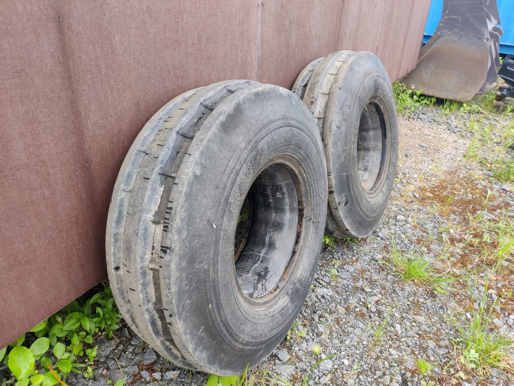 Traktorin eturenkaat 2kpl Rengaskoko 10.00-16 - Landmaschine: das Bild 3 Traktorin eturenkaat 2kpl Rengaskoko 10.00-16 - Landmaschine: das Bild 3