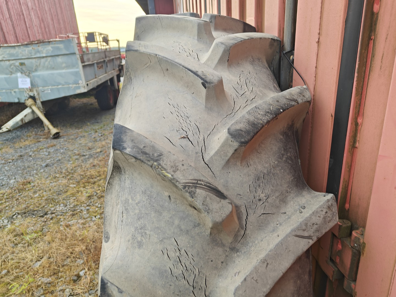 MICHELIN 18.4R38 traktorin renkaat - Felgen und Reifen für Traktor: das Bild 5 MICHELIN 18.4R38 traktorin renkaat - Felgen und Reifen für Traktor: das Bild 5