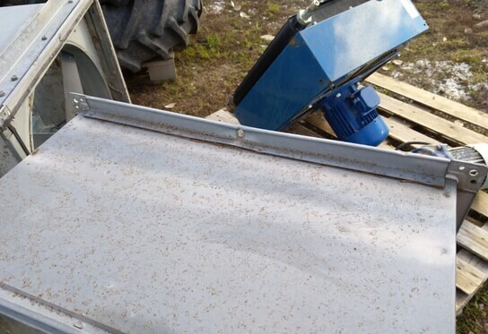 Puhaltimia sähkömoottoreineen 3kpl - HLK-Anlage: das Bild 2 Puhaltimia sähkömoottoreineen 3kpl - HLK-Anlage: das Bild 2