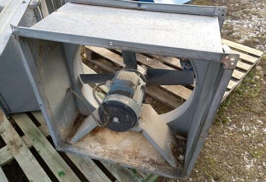 Puhaltimia sähkömoottoreineen 3kpl - HLK-Anlage: das Bild 3 Puhaltimia sähkömoottoreineen 3kpl - HLK-Anlage: das Bild 3