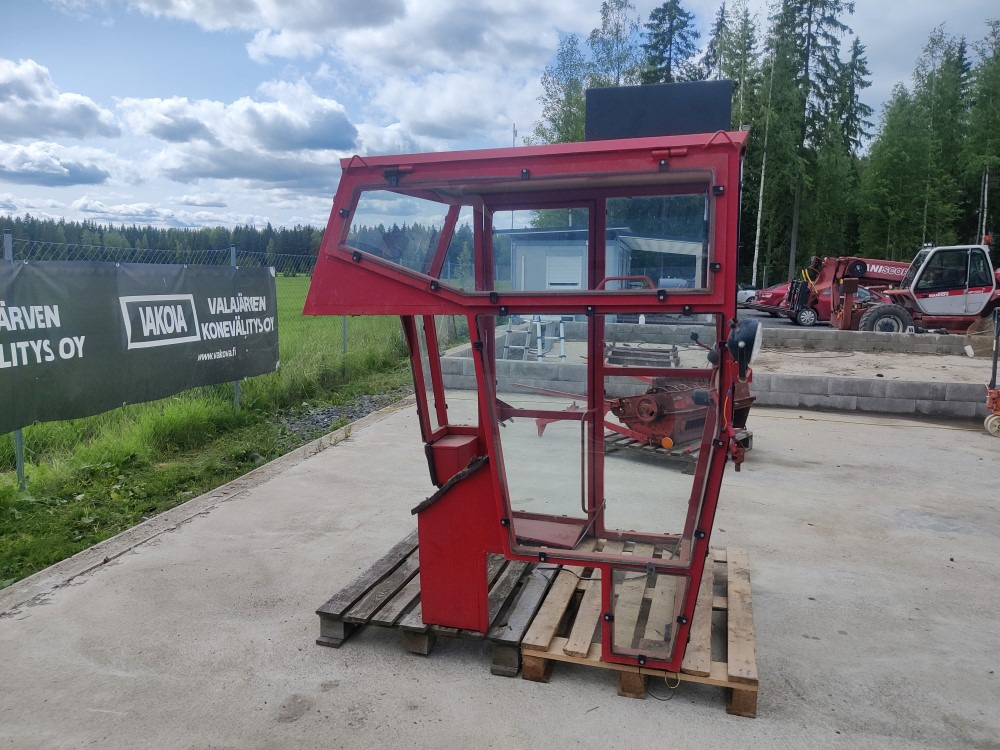 Sampo 410 leikkuupuimurin hytti, tummennetut lasit - Fahrerhaus für Mähdrescher: das Bild 3 Sampo 410 leikkuupuimurin hytti, tummennetut lasit - Fahrerhaus für Mähdrescher: das Bild 3