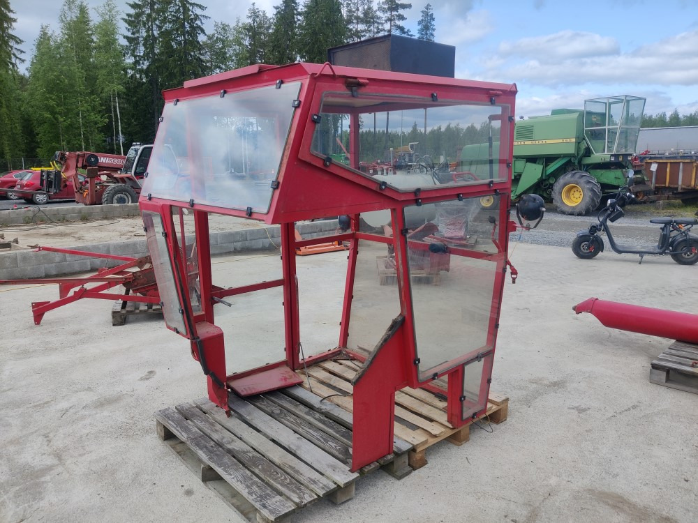 Sampo 410 leikkuupuimurin hytti, tummennetut lasit - Fahrerhaus für Mähdrescher: das Bild 4 Sampo 410 leikkuupuimurin hytti, tummennetut lasit - Fahrerhaus für Mähdrescher: das Bild 4