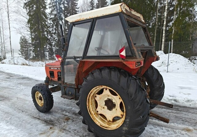 Zetor 7011 traktori - Traktor: das Bild 2 Zetor 7011 traktori - Traktor: das Bild 2