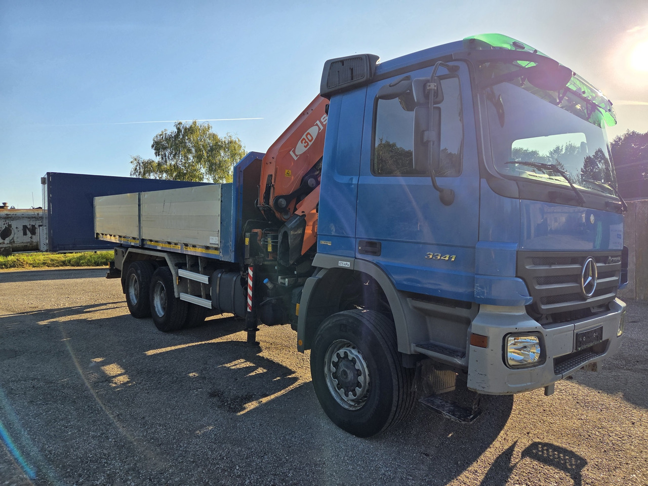 MERCEDES-BENZ ACTROS 3341 6x6 + CRANE PM 30 Radio Control - Pritsche LKW, Autokran: das Bild 3 MERCEDES-BENZ ACTROS 3341 6x6 + CRANE PM 30 Radio Control - Pritsche LKW, Autokran: das Bild 3