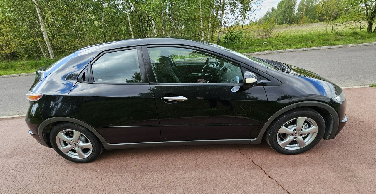 Honda Civic VIII bardzo ładna * pełnosprawna * - Schrägheck: das Bild 3 Honda Civic VIII bardzo ładna * pełnosprawna * - Schrägheck: das Bild 3