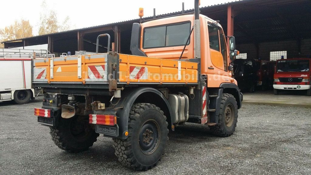 Mercedes-Benz Unimog U 300 Kipper Zugmaschine Kommunalhydraulik U 500 400 U 300 Kipper Zugmaschine Kommunalhydraulik U 500 400 - Kommunal-/ Sonderfahrzeug: das Bild 4 Mercedes-Benz Unimog U 300 Kipper Zugmaschine Kommunalhydraulik U 500 400 U 300 Kipper Zugmaschine Kommunalhydraulik U 500 400 - Kommunal-/ Sonderfahrzeug: das Bild 4