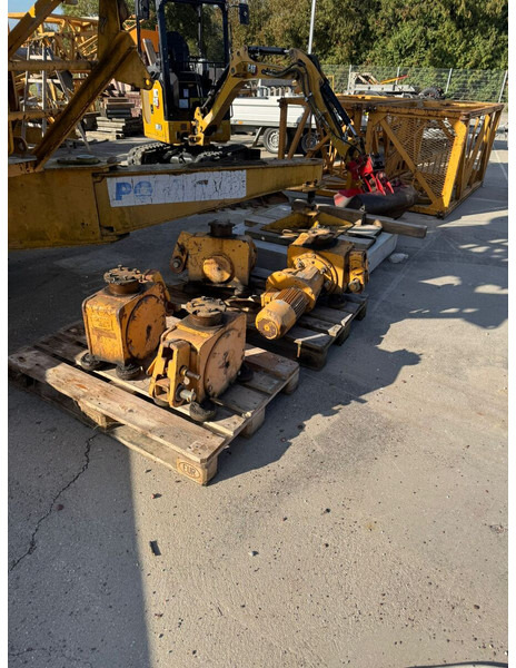 Liebherr driven boogies - 35/50/63K - Schnelleinsatzkran: das Bild 1 Liebherr driven boogies - 35/50/63K - Schnelleinsatzkran: das Bild 1