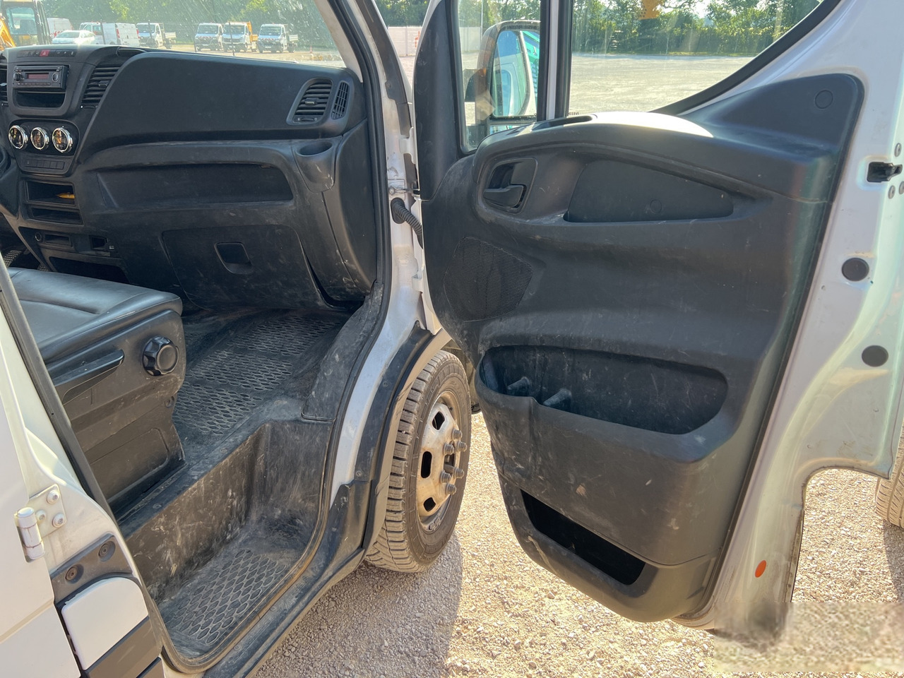 Kipper Transporter IVECO DAILY 35-140: das Bild 19