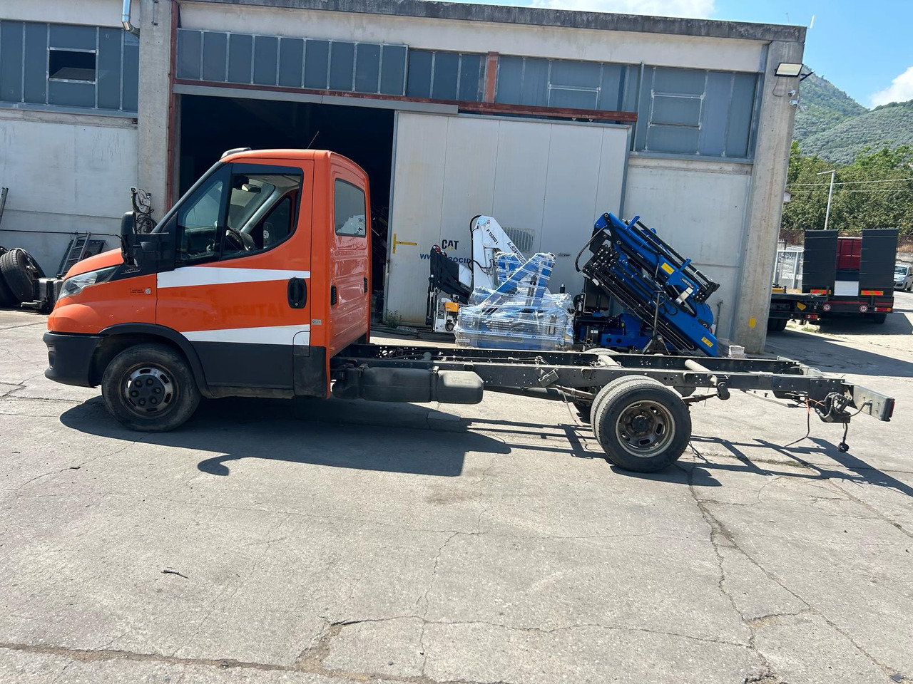 IVECO DAILY 35-140 - Pritsche Transporter: das Bild 3 IVECO DAILY 35-140 - Pritsche Transporter: das Bild 3