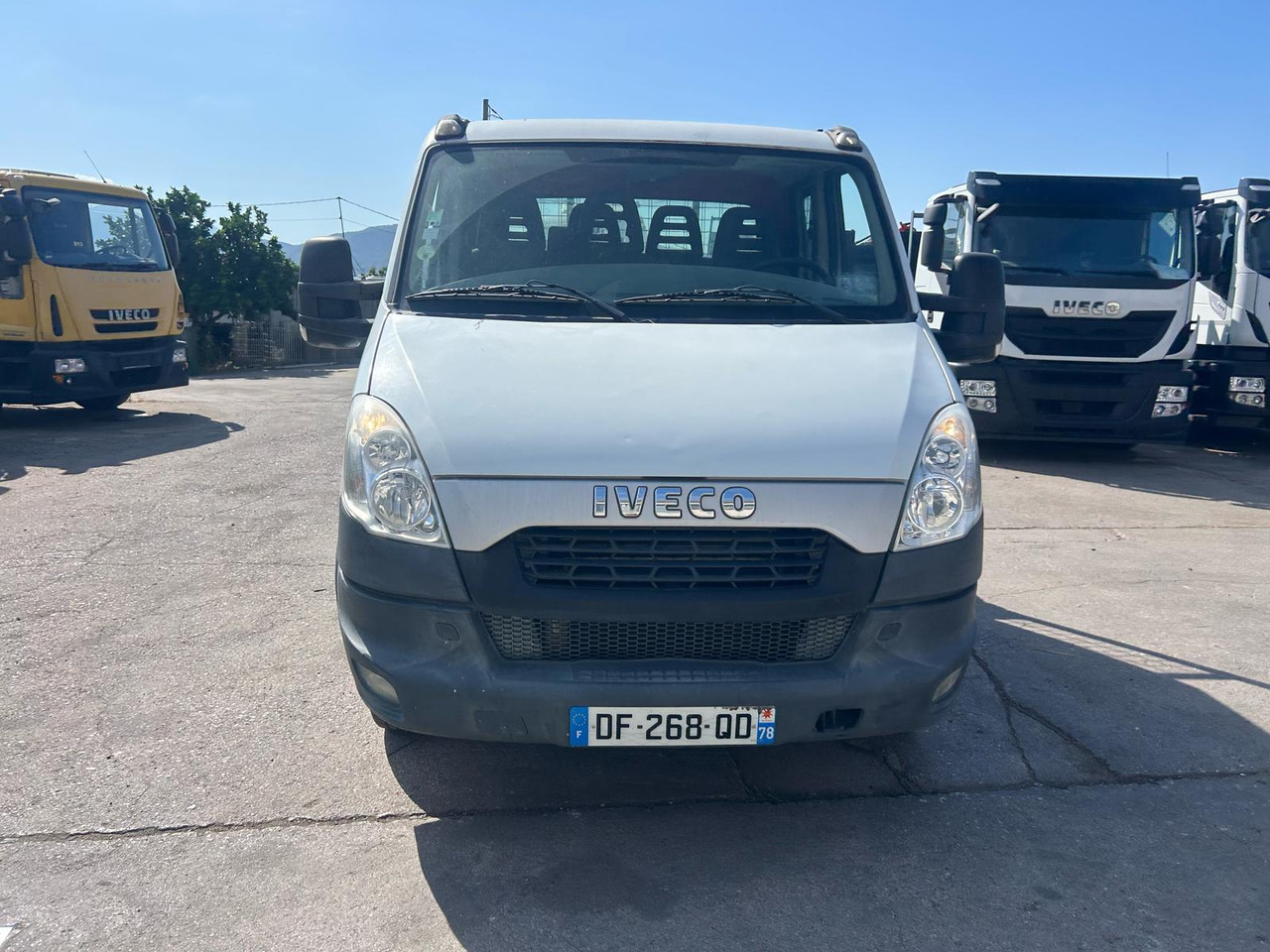 Kipper Transporter, Transporter mit Doppelkabine IVECO DAILY 35C13: das Bild 34 Kipper Transporter, Transporter mit Doppelkabine IVECO DAILY 35C13: das Bild 34