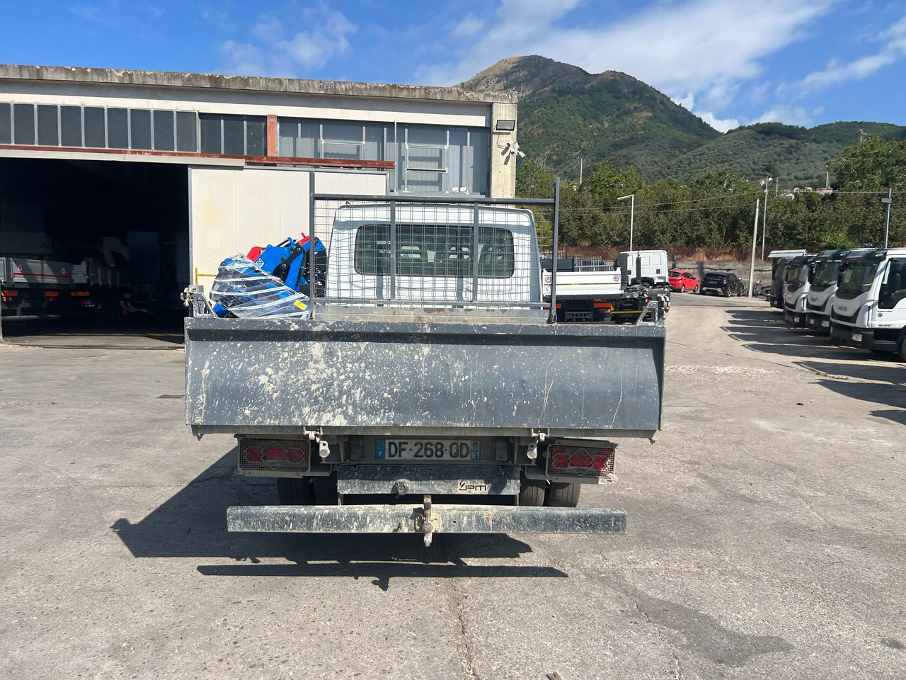 Kipper Transporter, Transporter mit Doppelkabine IVECO DAILY 35C13: das Bild 27 Kipper Transporter, Transporter mit Doppelkabine IVECO DAILY 35C13: das Bild 27