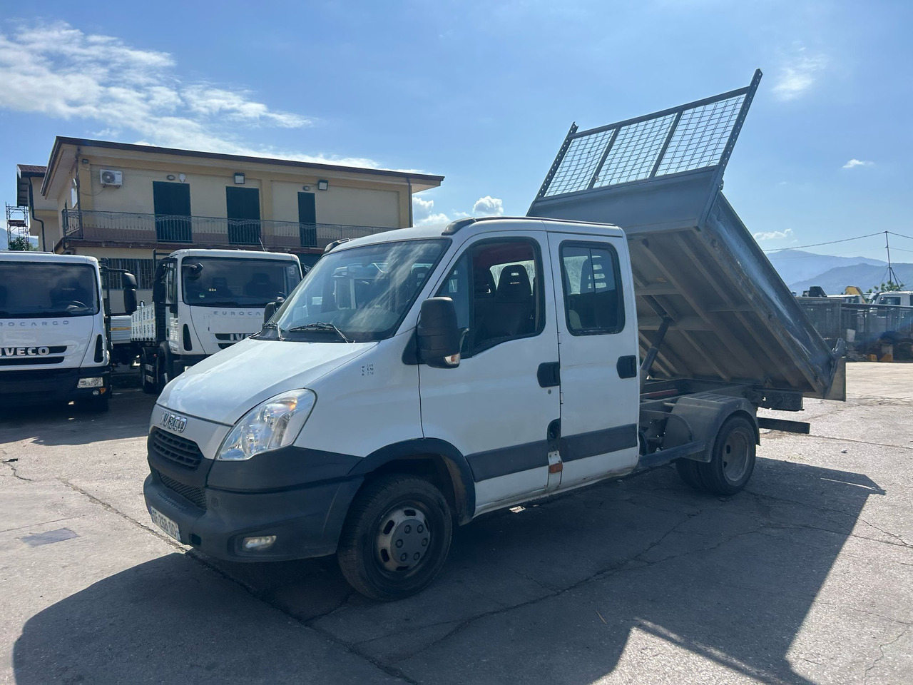 Kipper Transporter, Transporter mit Doppelkabine IVECO DAILY 35C13: das Bild 19 Kipper Transporter, Transporter mit Doppelkabine IVECO DAILY 35C13: das Bild 19