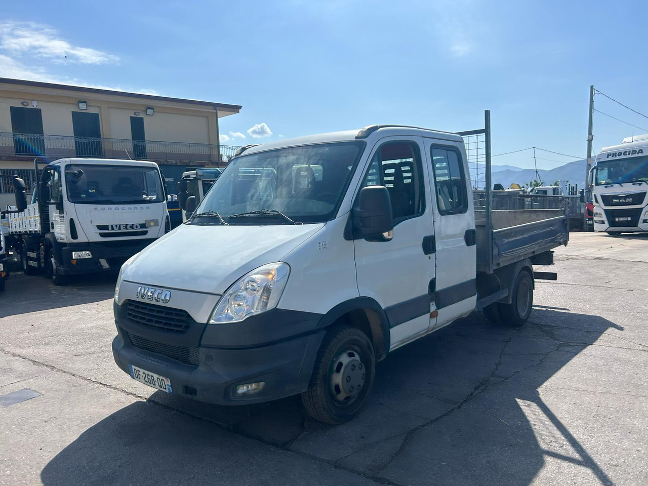 Kipper Transporter, Transporter mit Doppelkabine IVECO DAILY 35C13: das Bild 36 Kipper Transporter, Transporter mit Doppelkabine IVECO DAILY 35C13: das Bild 36