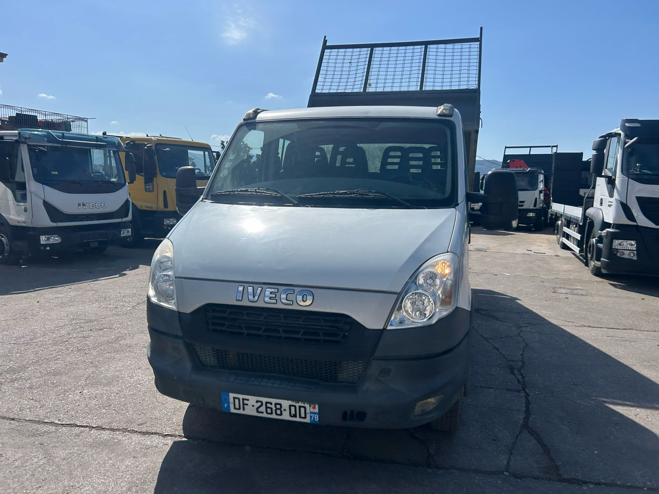 Kipper Transporter, Transporter mit Doppelkabine IVECO DAILY 35C13: das Bild 18 Kipper Transporter, Transporter mit Doppelkabine IVECO DAILY 35C13: das Bild 18