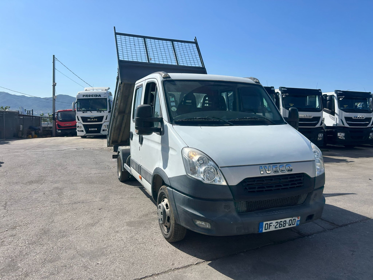 Kipper Transporter, Transporter mit Doppelkabine IVECO DAILY 35C13: das Bild 17 Kipper Transporter, Transporter mit Doppelkabine IVECO DAILY 35C13: das Bild 17