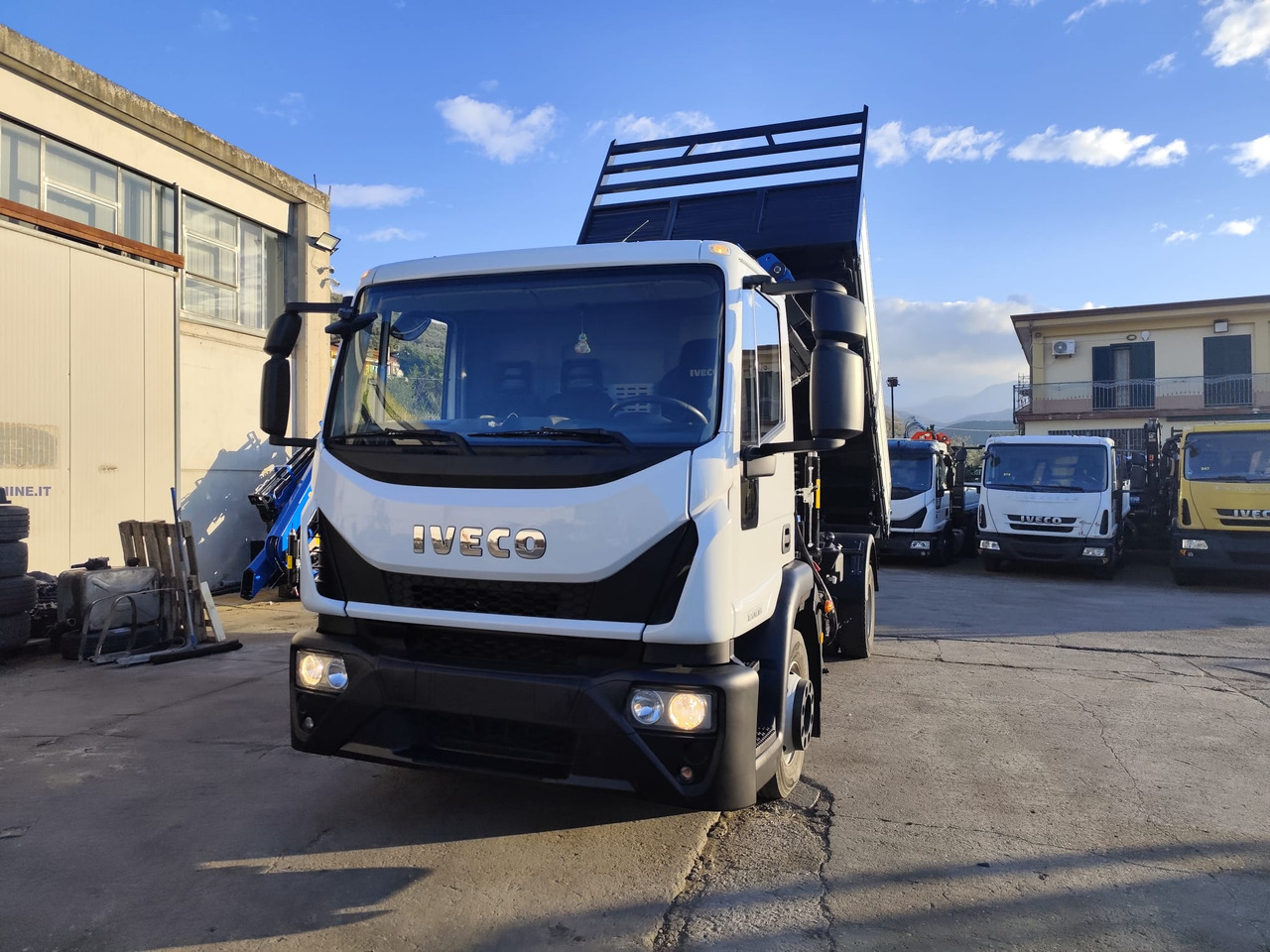 IVECO EUROCARGO 120E28P - Autokran: das Bild 3 IVECO EUROCARGO 120E28P - Autokran: das Bild 3