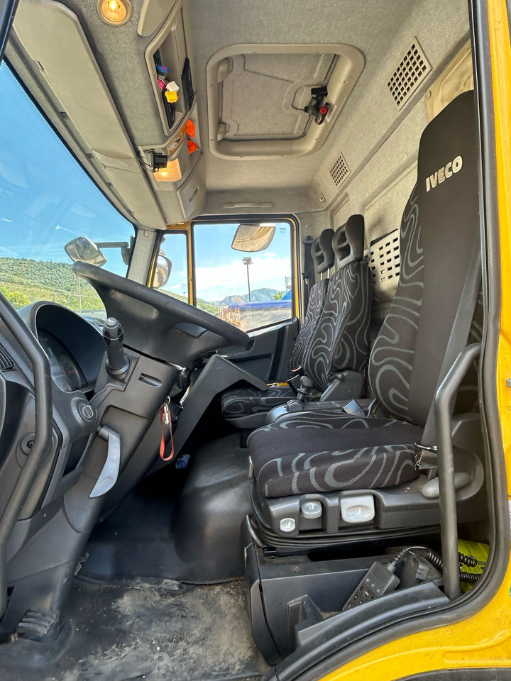 IVECO EUROCARGO 120E28P - Fahrgestell LKW: das Bild 3 IVECO EUROCARGO 120E28P - Fahrgestell LKW: das Bild 3