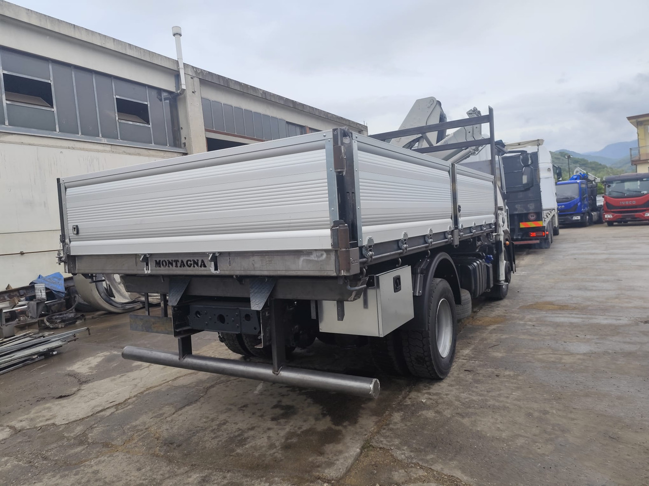 IVECO EUROCARGO 140-250 - Autokran: das Bild 4 IVECO EUROCARGO 140-250 - Autokran: das Bild 4
