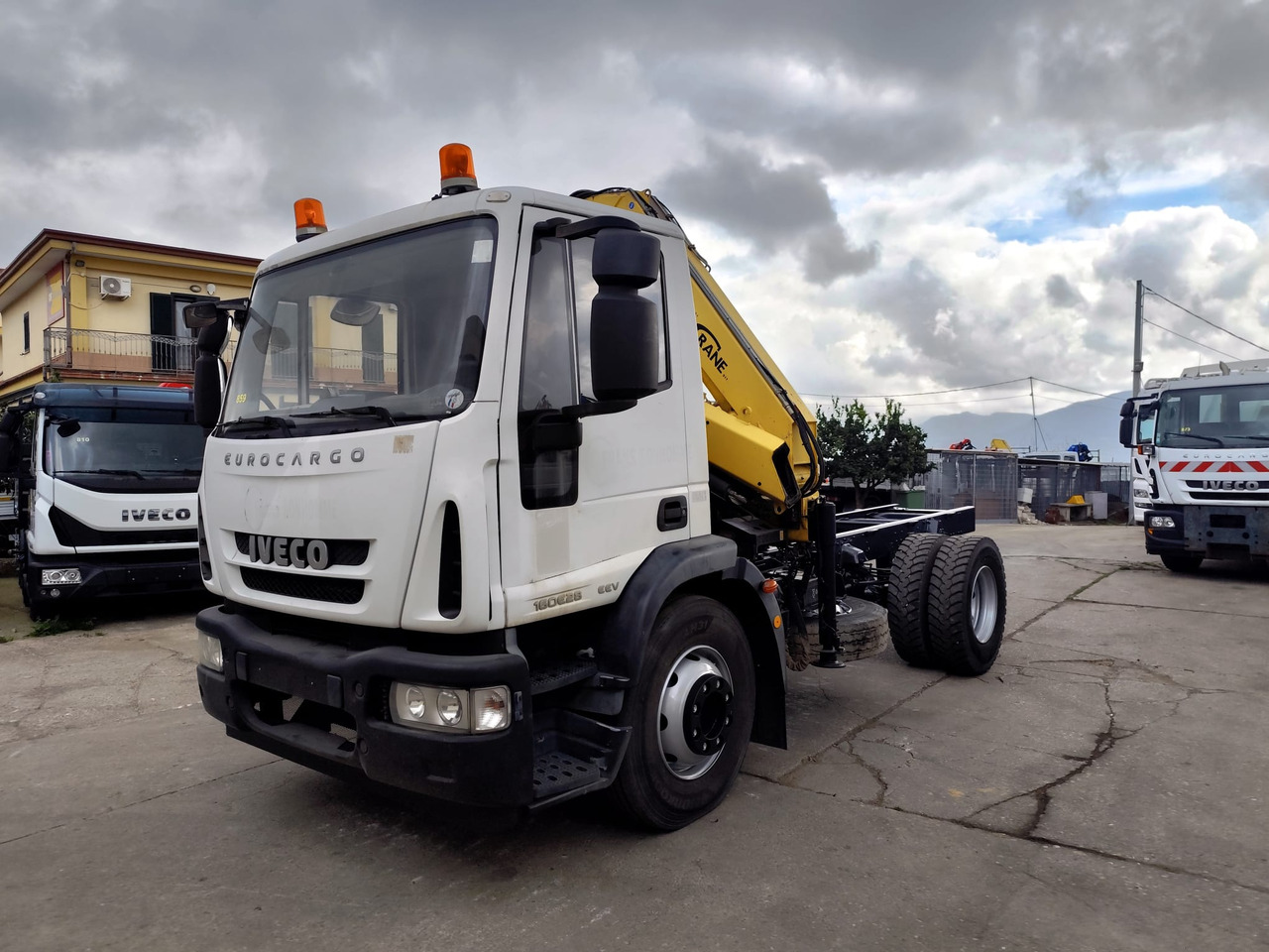 IVECO EUROCARGO 160E28 - Autokran: das Bild 1 IVECO EUROCARGO 160E28 - Autokran: das Bild 1