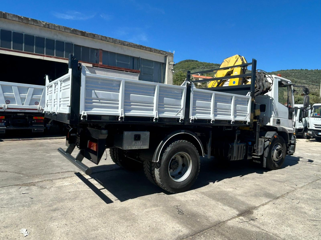 IVECO EUROCARGO 160E28 - Autokran, Kipper: das Bild 5 IVECO EUROCARGO 160E28 - Autokran, Kipper: das Bild 5