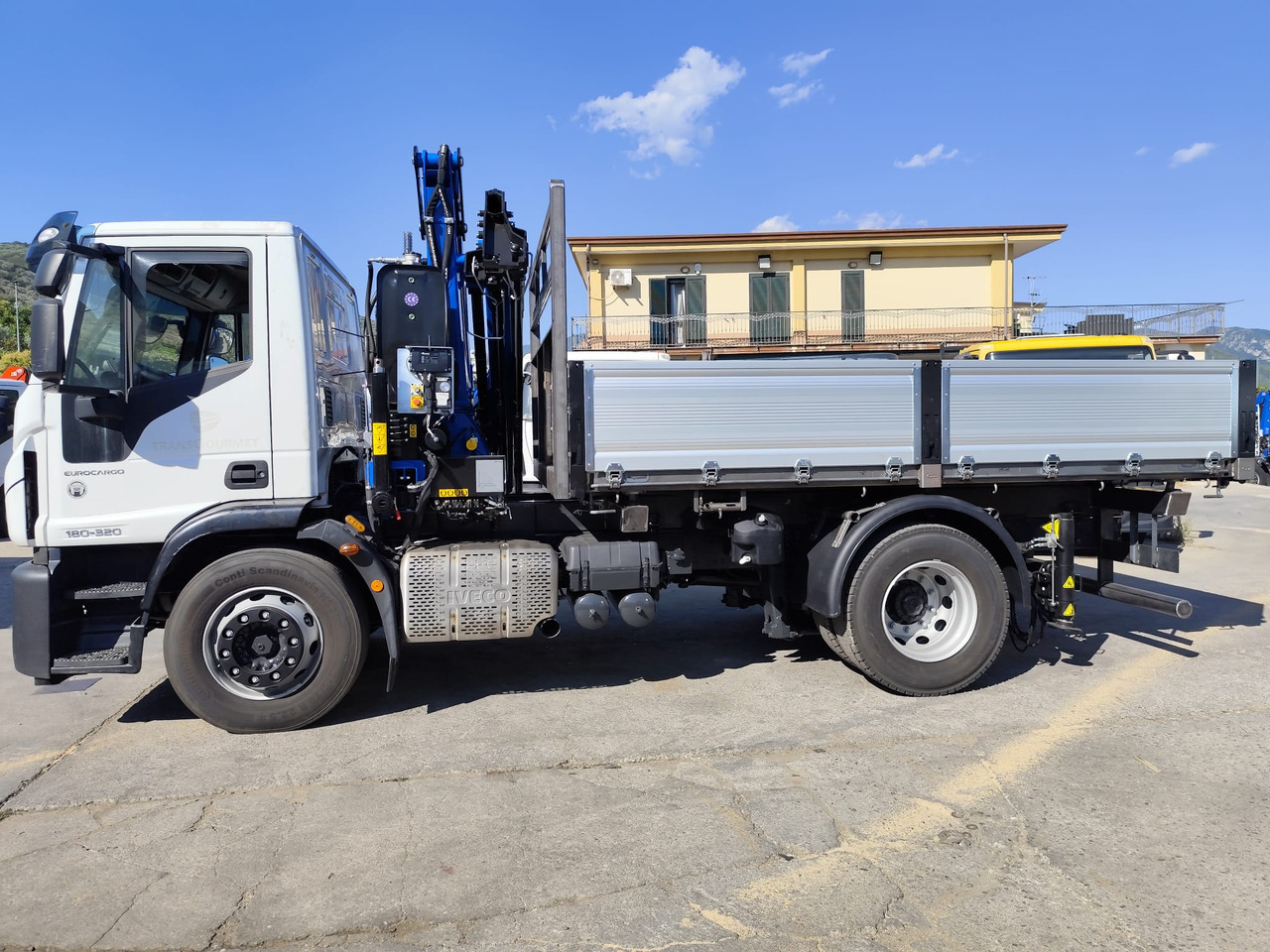 IVECO EUROCARGO 180-320 - Autokran: das Bild 3 IVECO EUROCARGO 180-320 - Autokran: das Bild 3