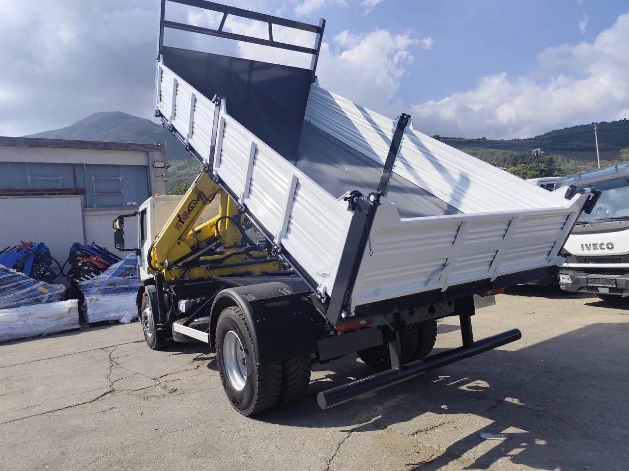 IVECO EUROCARGO 180E30 - Kipper, Autokran: das Bild 5 IVECO EUROCARGO 180E30 - Kipper, Autokran: das Bild 5