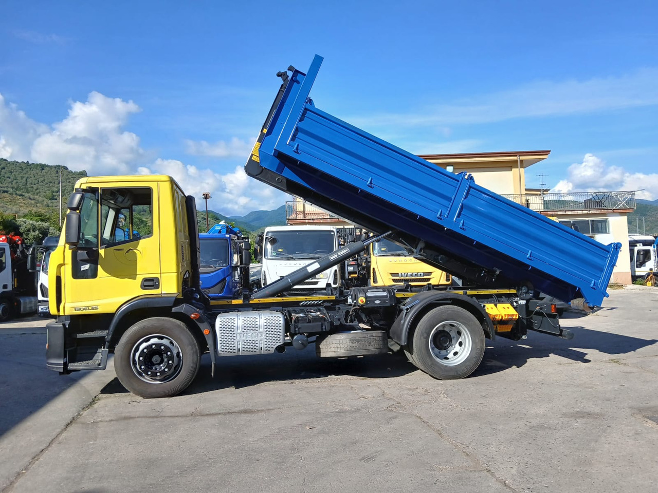 IVECO EUROCARGO 190EL25 - Abrollkipper: das Bild 5 IVECO EUROCARGO 190EL25 - Abrollkipper: das Bild 5